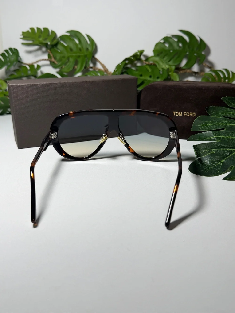 Tom Ford Tortoiseshell Aviator Sunglasses with Blue-to-Beige Gradient Lenses